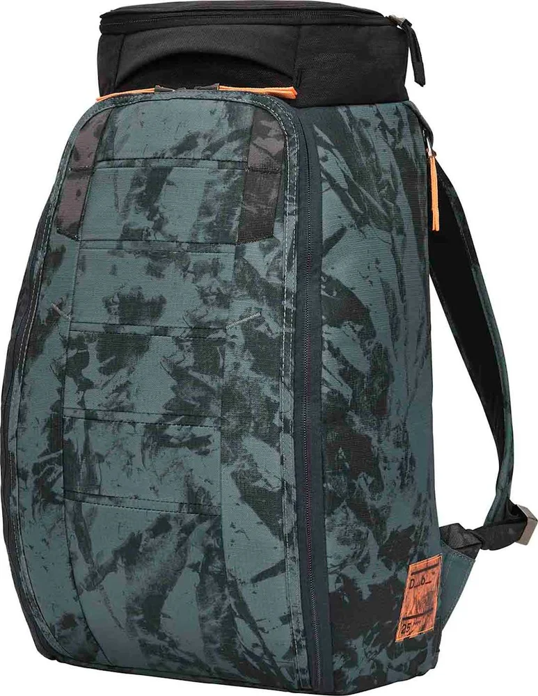 Hugger Backpack 25L v:2163555
